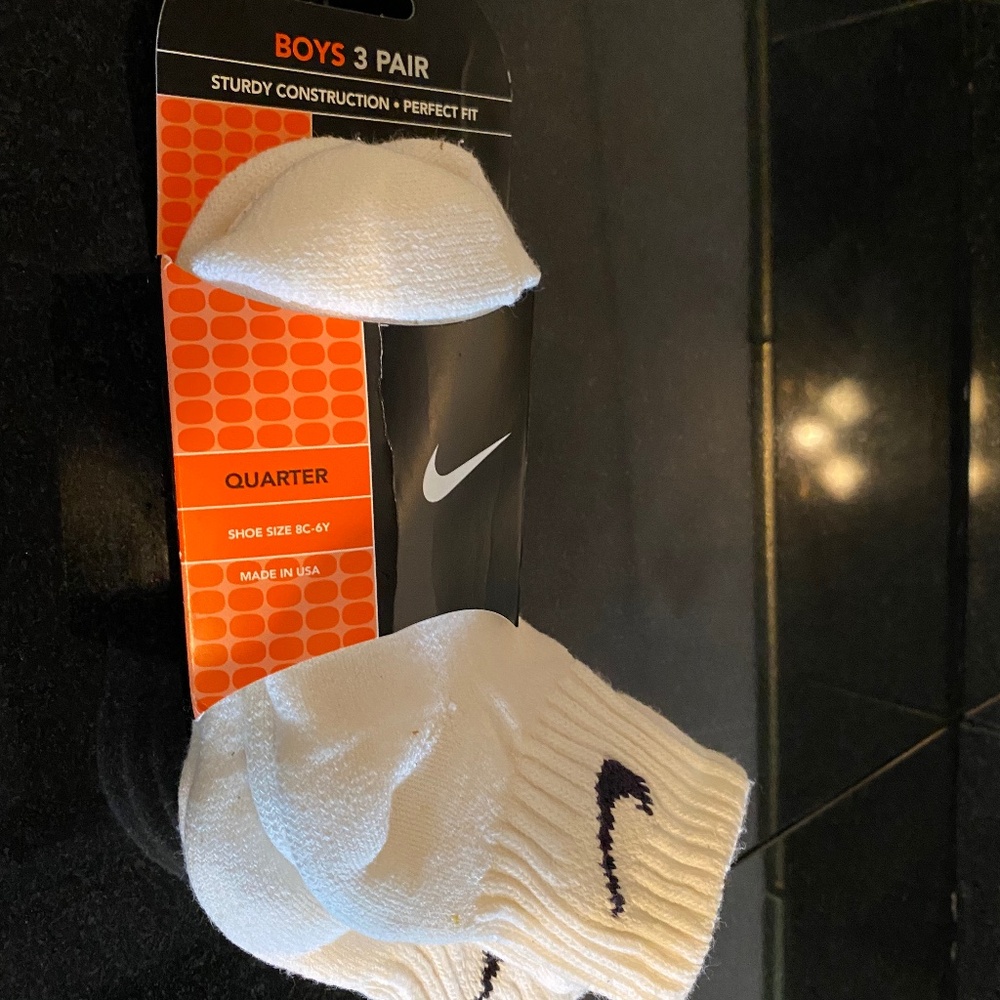 NIKE